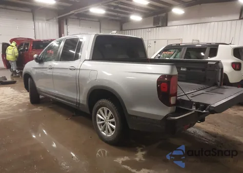 2019 Honda Ridgeline Rtl z USA, uszkodzony, nr VIN 5FPYK3F56KB024977